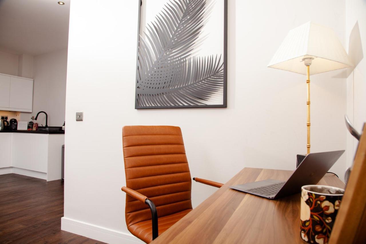 High Life Serviced Apartments - Old Town Swindon Exterior photo
